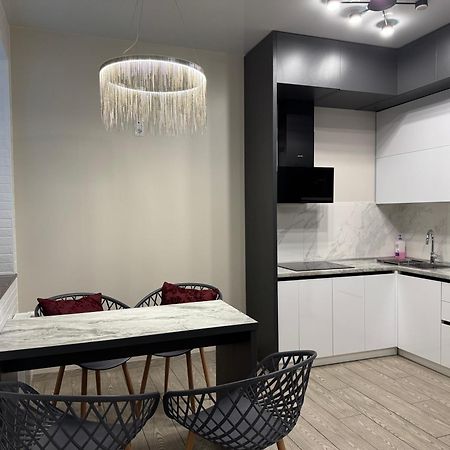 Lux Apartment & Центр,Жк Театральний Rivne Extérieur photo