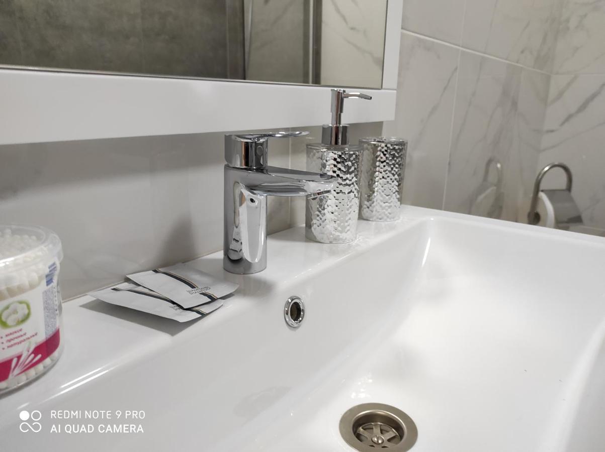 Lux Apartment & Центр,Жк Театральний Rivne Extérieur photo
