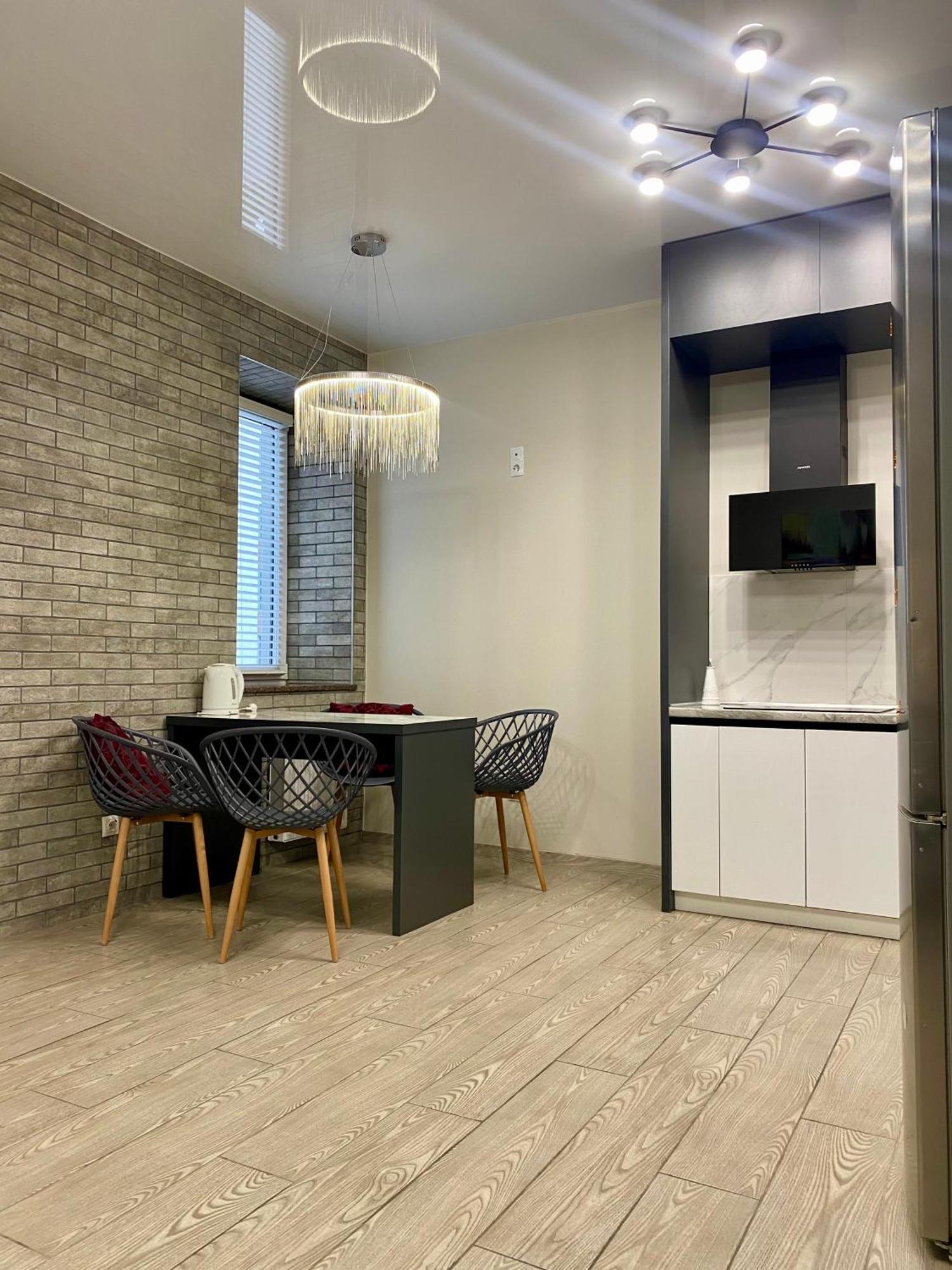 Lux Apartment & Центр,Жк Театральний Rivne Extérieur photo