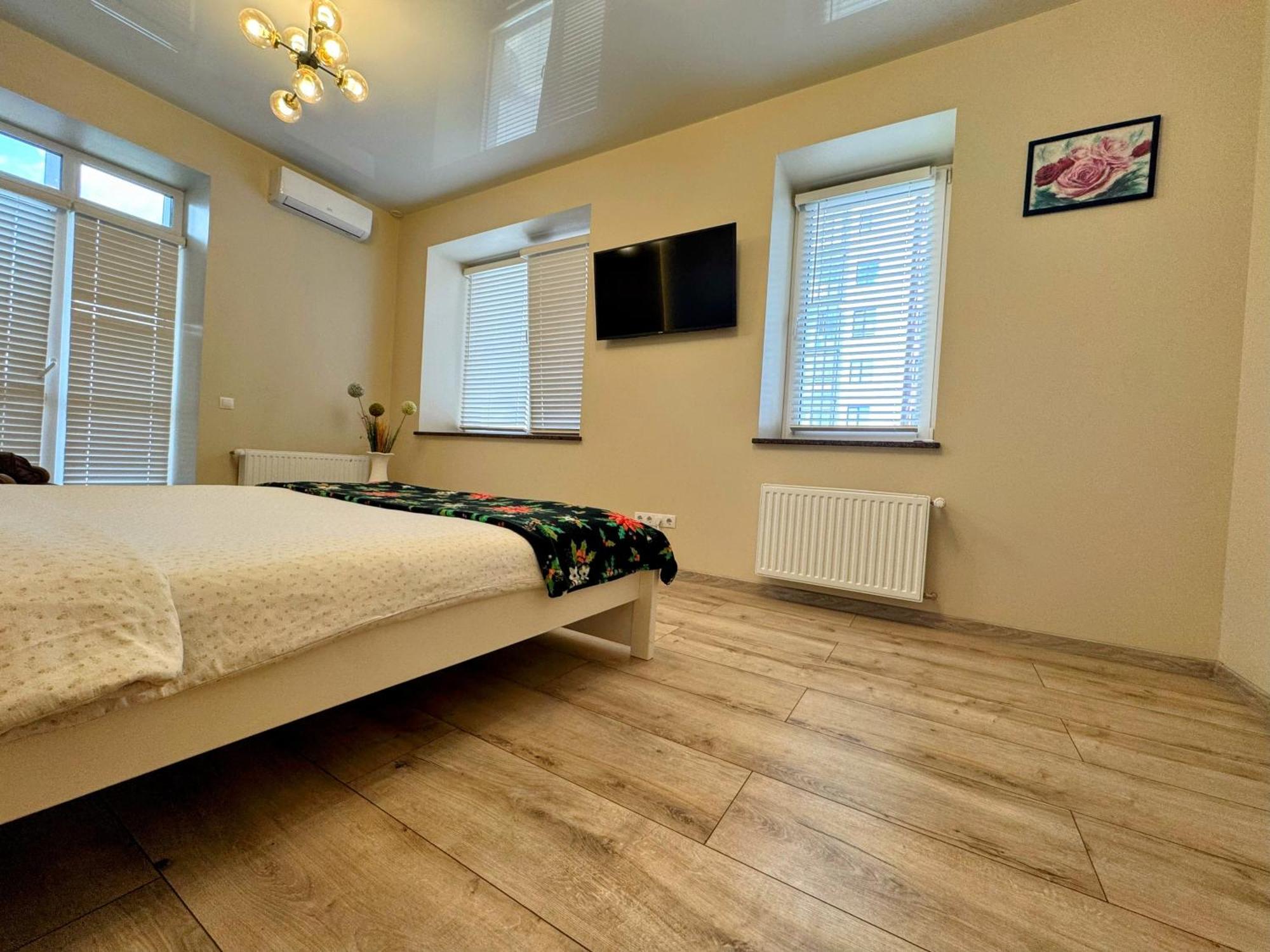 Lux Apartment & Центр,Жк Театральний Rivne Extérieur photo