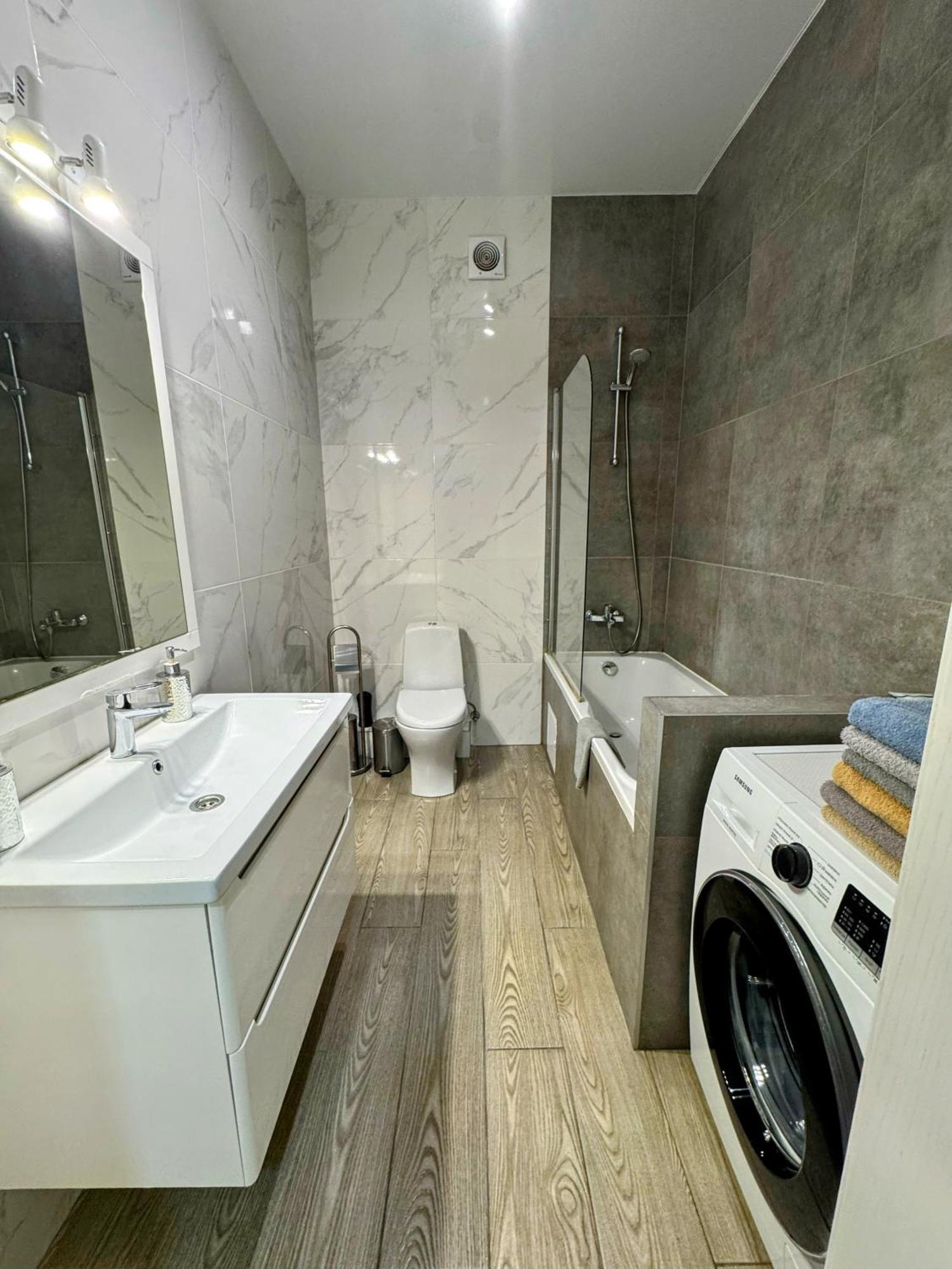 Lux Apartment & Центр,Жк Театральний Rivne Extérieur photo